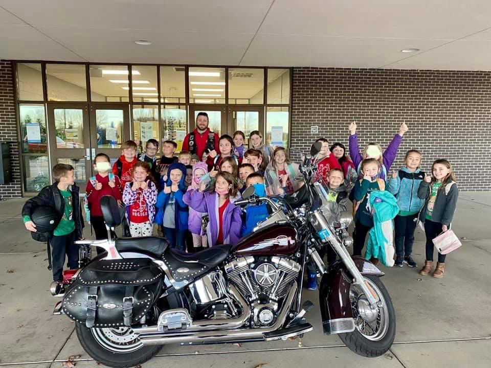 Roosevelt Service Club donated items to two local veterans nursing homes! We partnered with the chapter 113 AMVETS riders for this project. #TheKnightWay #TeamworkTuesday #bettertogether