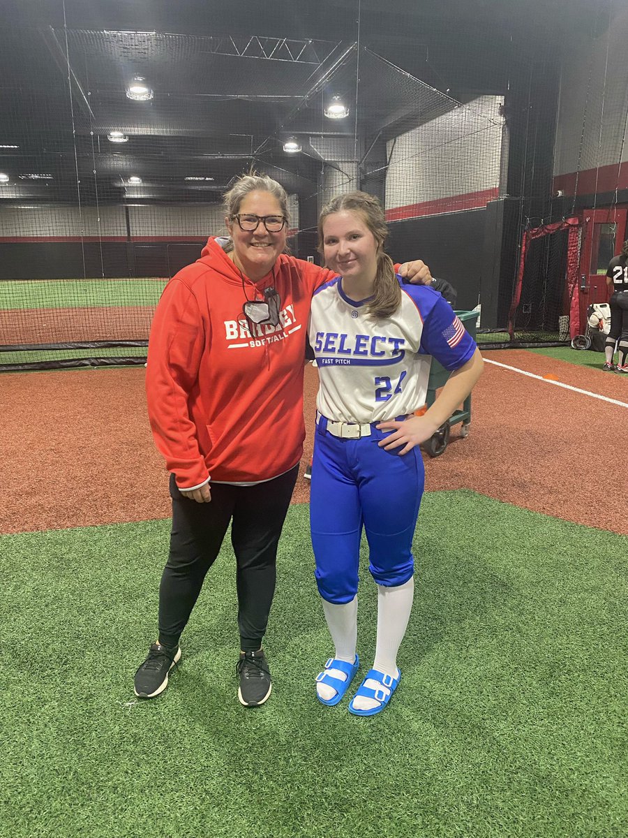 AdiHops05's tweet image. I had a great time this weekend at @BradleySoftball. I really enjoyed the hitting clinic and got a few different drills to try out on my own! Thank you @gobravesSB, @CoachHugs19, and the rest of the coaching staff and athletes who ran the camp!