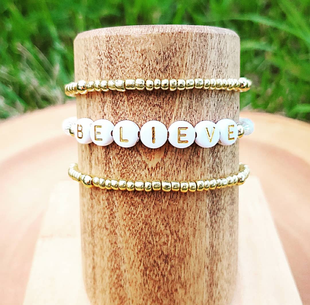WhimsMoonlight's tweet photo. ✨🤍✨

"Believe" is created with the Moon Magic crystal - Moonstone.

"Peace" created with the calming crystal -  Howlite.

"Angel" is created with the master Healing, amplifying crystal Quartz.

Now Available on Etsy❄
Link in bio ♥
Crystal properties in listing https://t.co/L8XCjTmeB1
