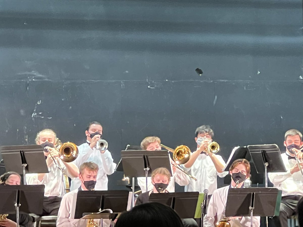 maureenmcohen's tweet photo. Welcome to Winter Concert Season! I heard a younger student whisper in awe what I was thinking… “They are AMAZING.” #MURSDInspires https://t.co/6tEsGERSjP