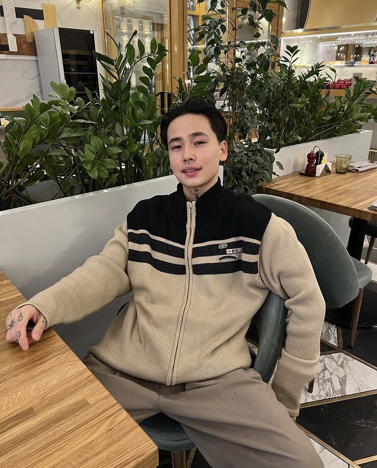 Imagine: He’s waiting for you in a cafe 😉 #maulolkayhoshin <a href="/HOSH8N/">yamamoto takeshi</a>