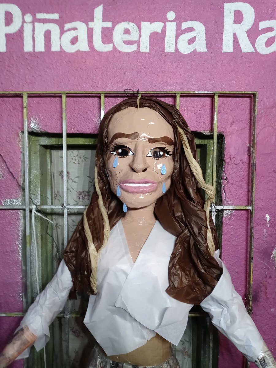 dalton_cjon's tweet photo. Piñata. 🪅de gali inocente💪
Nuestra querida gran actriz ,conductora y empresaria. Es una vicztima de la 4t.
Todo es culpa del patriarcado 💚💜🥳🙌
Todo nuestro apoyó a las otras señoras del narco #Teamgali #piñateriaramirez https://t.co/MkcARWSnVk