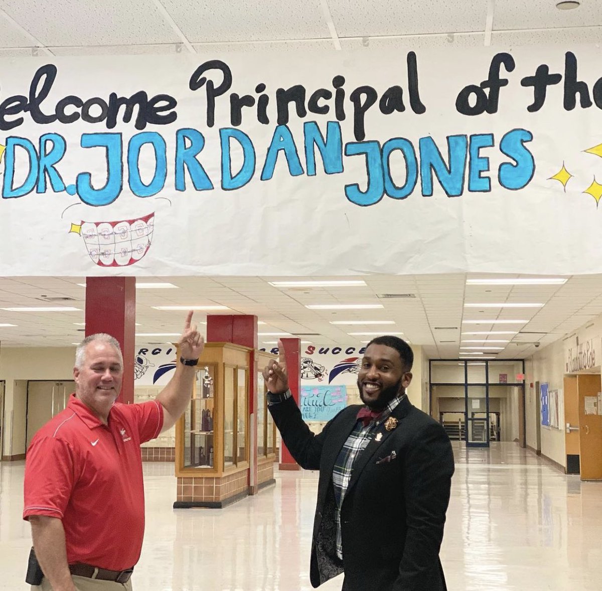 NMBChargerNews's tweet photo. Thank you Dr. Jordan Jones for sharing your experiences and advice on how to be a successful Charger in life! #C4L https://t.co/LsF4SjHtkr