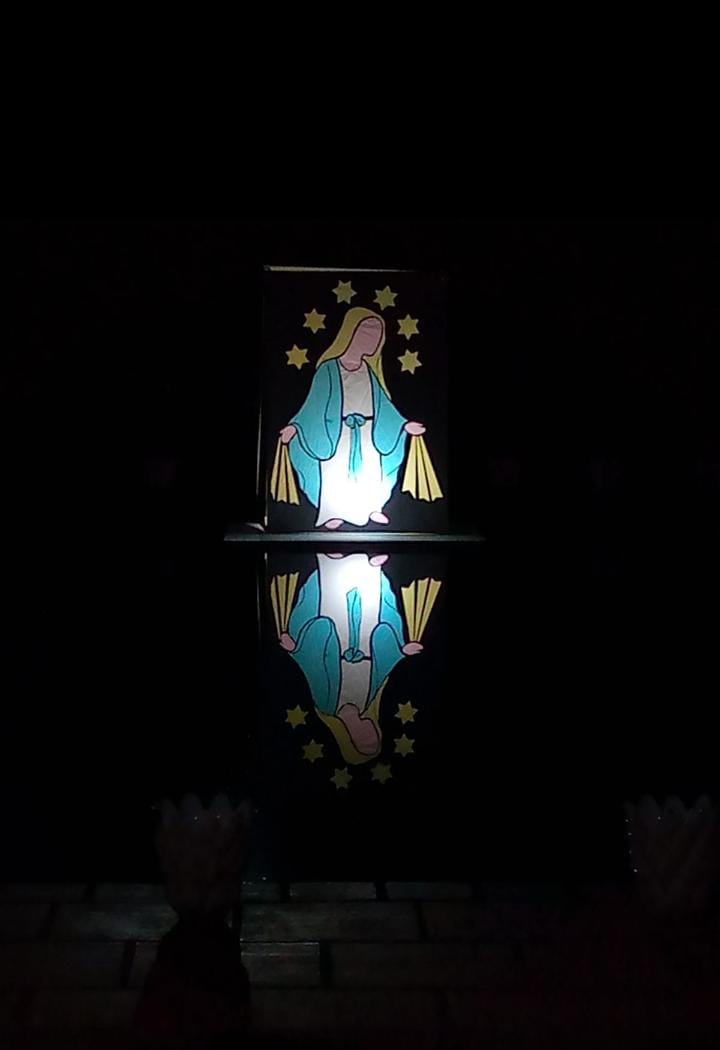 ncph4's tweet photo. Yo debería estar allí 😥😥😥 encendido de luces y faroles. Tradición de Colombia Cali. Bendecidos sean🙏 https://t.co/SbUFn8a0xH