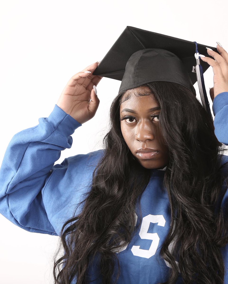 WhiteNeshia's tweet photo. My momma found out I was pregnant she looked at me and said a baby donβt stop nothing you are still going to do what you need to do thatβs exactly what I did.I want to thank my support system and my Sayir. So blessed to say I will be receiving my degree in criminal justice. ππ©π½βπ https://t.co/SdV0wdmXhN