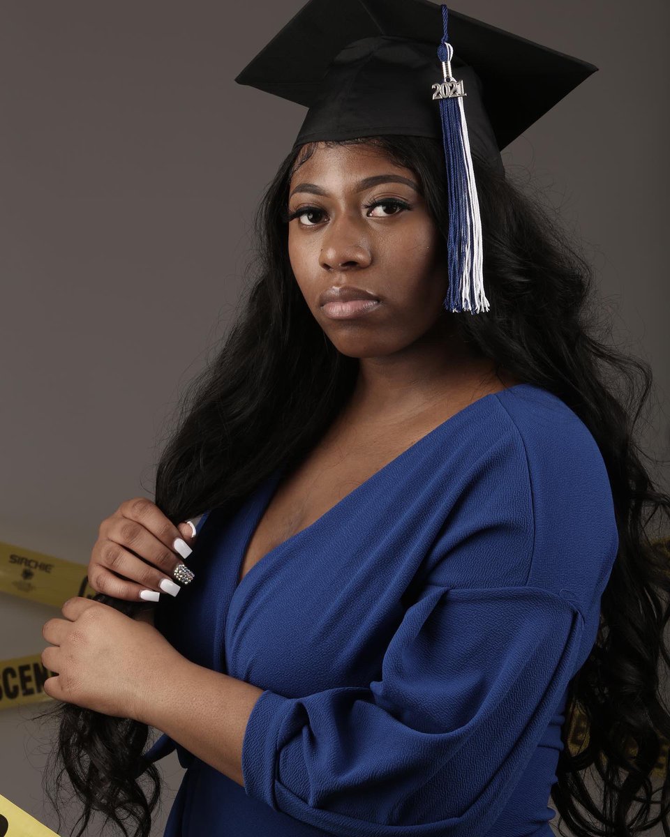 WhiteNeshia's tweet photo. My momma found out I was pregnant she looked at me and said a baby donβt stop nothing you are still going to do what you need to do thatβs exactly what I did.I want to thank my support system and my Sayir. So blessed to say I will be receiving my degree in criminal justice. ππ©π½βπ https://t.co/SdV0wdmXhN