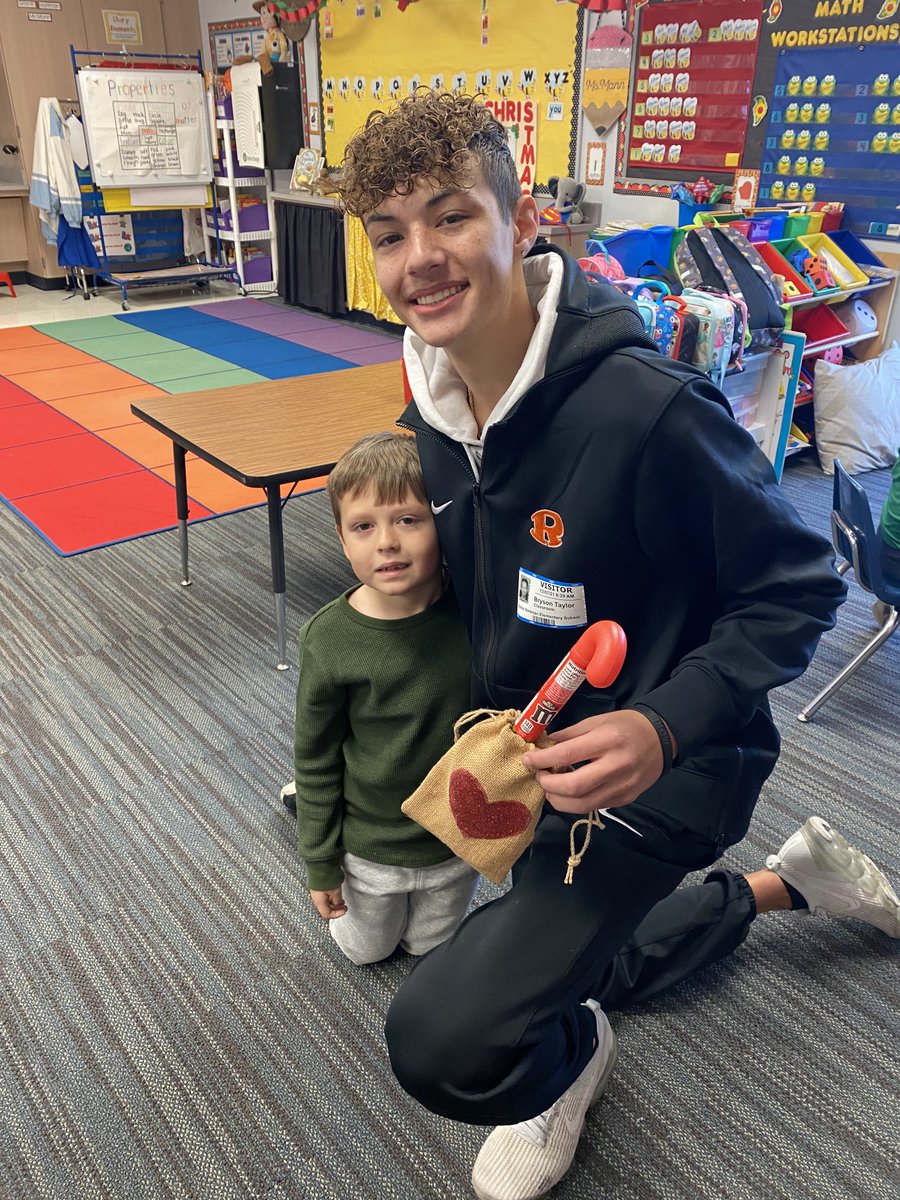 Thanks Mr. Bryson for sharing your time with us in kindergarten. Another one of our pals from RHS. ⁦<a href="/gheagles/">Grace Hartman</a>⁩ #WeloveGHE