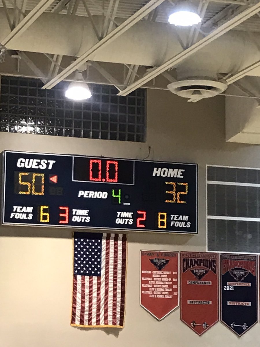 ytamny's tweet photo. @rrhsknights @RRHSgirlsbball @RealCoach_D Awesome work tonight! JV and Varsity…that’s what I call #HeartAndHustle https://t.co/gCqJ0q7jhy