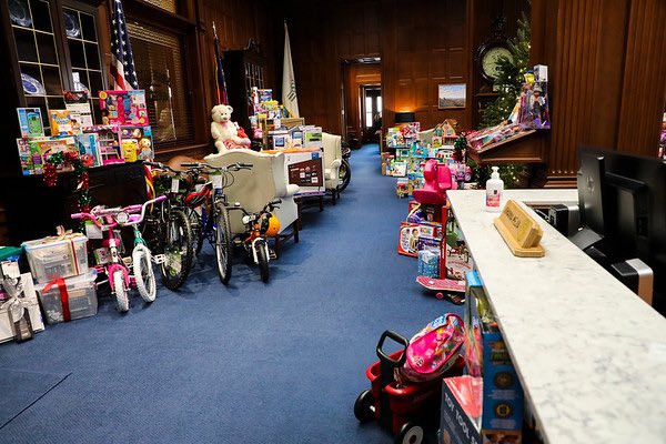 Georgians, GaDFCS is short 12,541 Christmas gifts for Clark’s Christmas Kids. If you’re able, please consider helping us ensure all children in Georgia’s foster care system wake up to presents under their tree.

CLICK HERE -> clarkschristmaskids.com/christmas-kids/