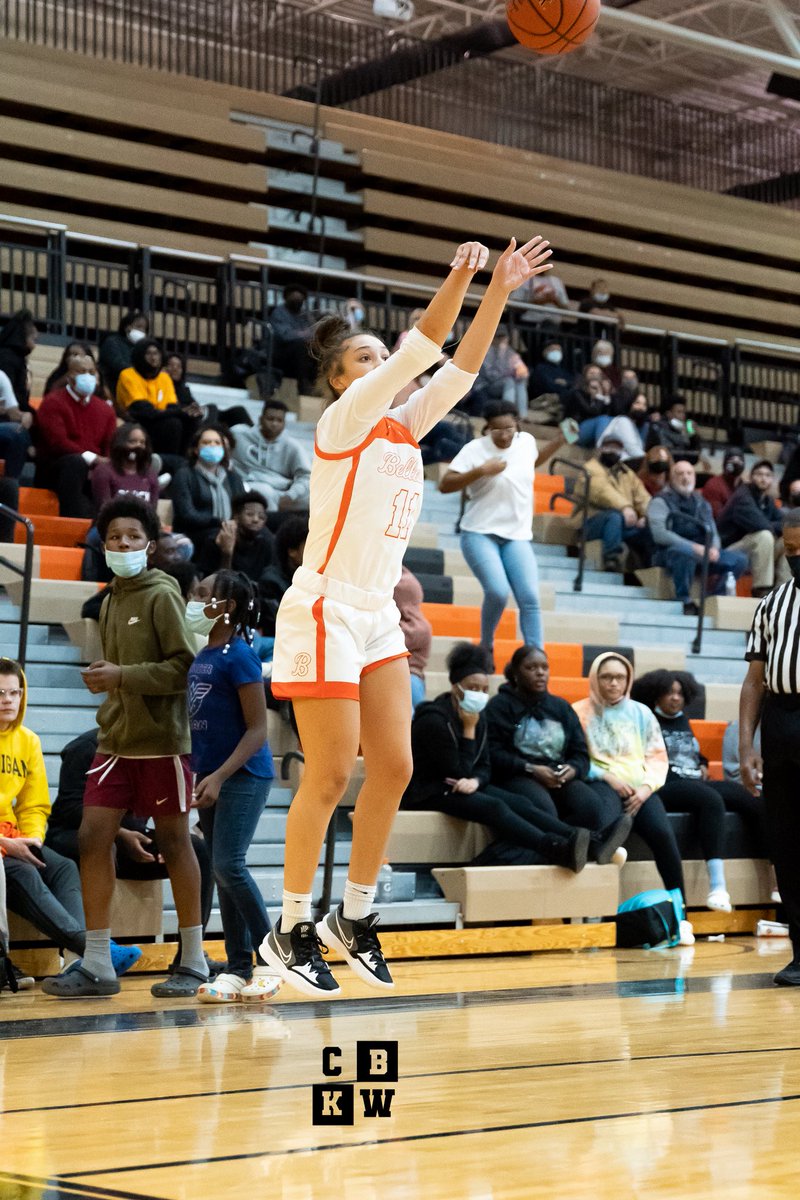 VilleLadyTigers's tweet photo. Congratulations to Jaya "Hollywood" Buschell on her school record 7 made three-pointers tonight. Good job we are proud of you. #TIGERLIFE #LOCKEDIN #THEVILLE https://t.co/tysv0QfPlN