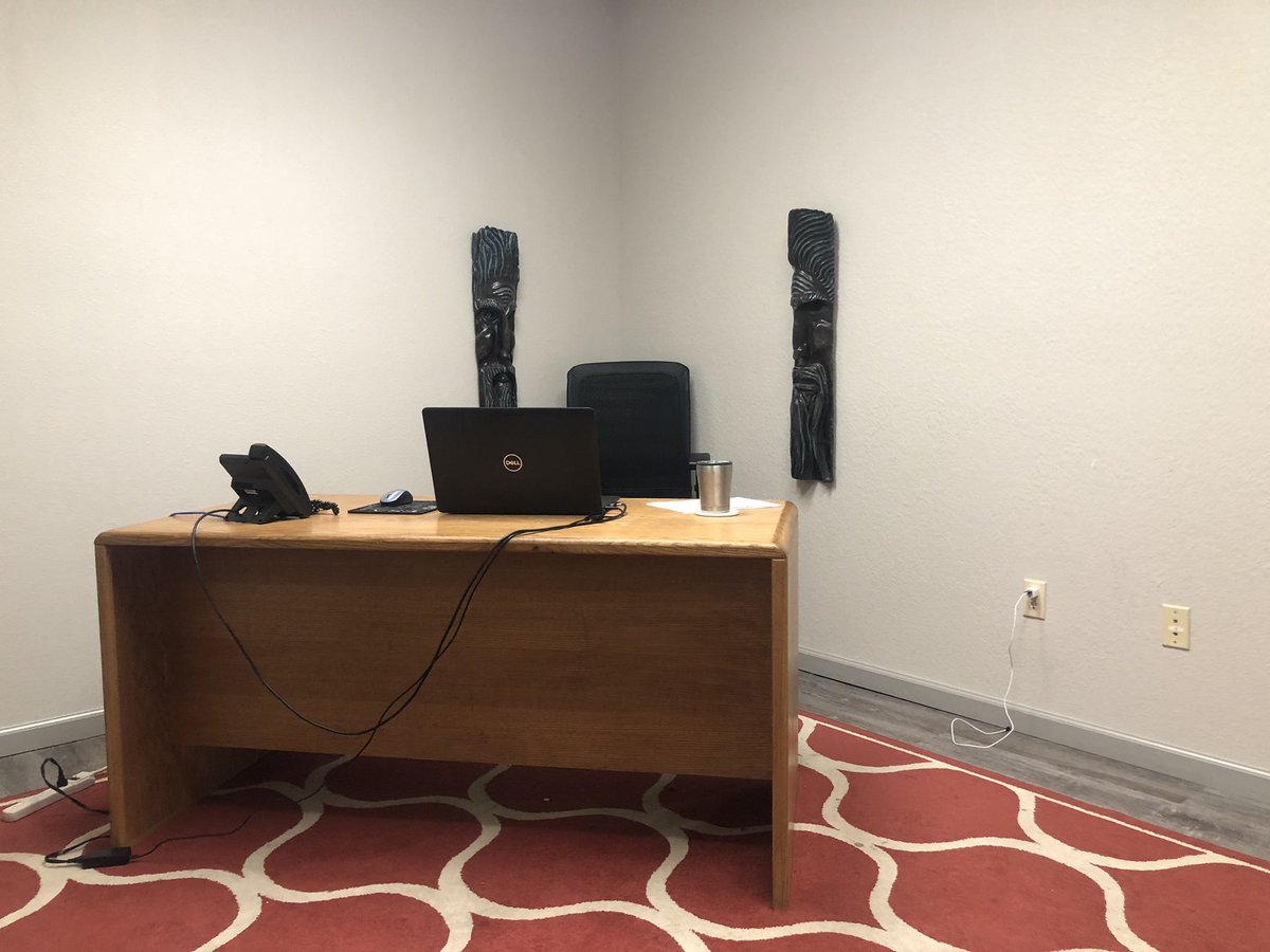 bradbarfield's tweet photo. What goes on in my office https://t.co/bzmMhqiDhU