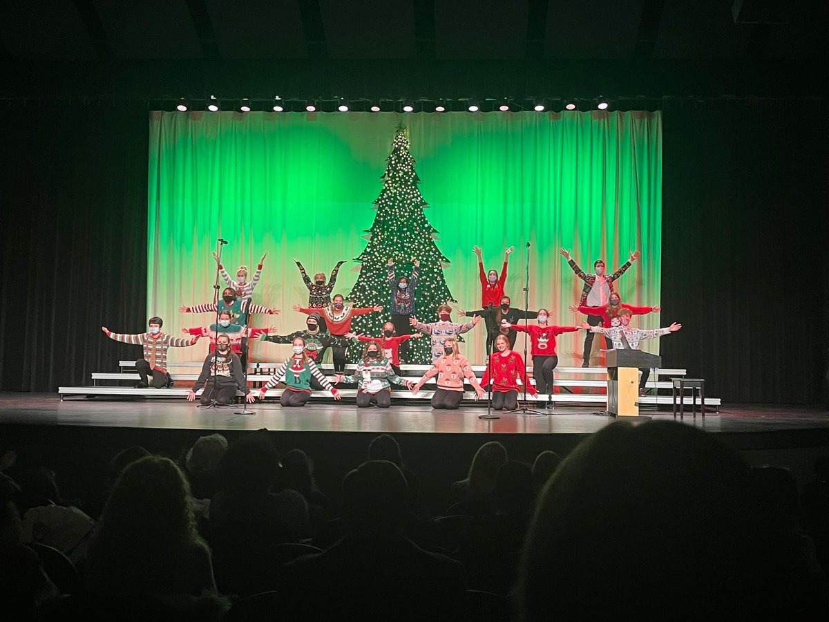 JessCoArts's tweet image. Beautiful holiday concert from the West Jessamine High School Choirs tonight!