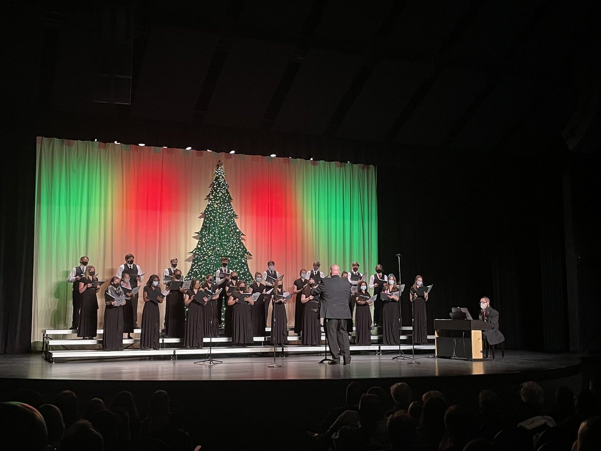JessCoArts's tweet image. Beautiful holiday concert from the West Jessamine High School Choirs tonight!