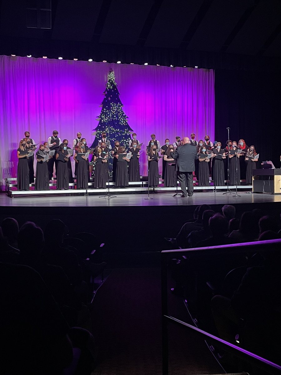 JessCoArts's tweet image. Beautiful holiday concert from the West Jessamine High School Choirs tonight!