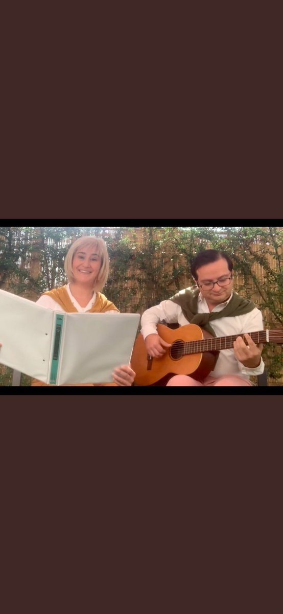 #LasCarasdelamoneda soy la única que quedó con miedo después de ver la dimensión paralela de los Kast?
Una secta de todos fingiendo ser perfectos.#BoricPresidentedeChile2022  me gusta lo normal y espontáneo <a href="/gabrielboric/">Gabriel Boric Font</a> <a href="/CamilaRojas_V/">Camila Rojas Valderrama</a>