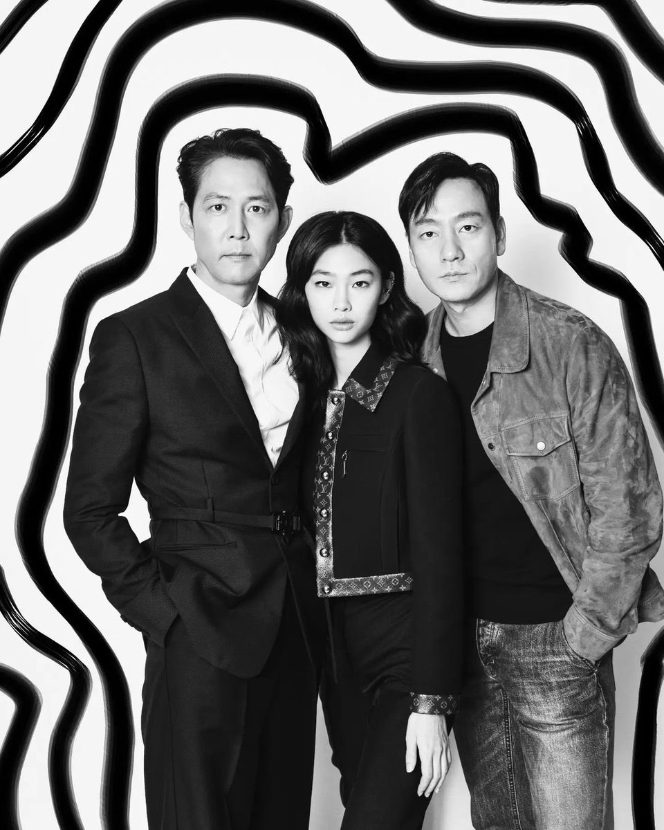 forjunghoyeon's tweet photo. #SquidGame stars, #HoYeonJung, #ParkHaeSoo and #LeeJungJae for The Wrap Magazine November 2021 Issue 📸 https://t.co/5TccQt9ure