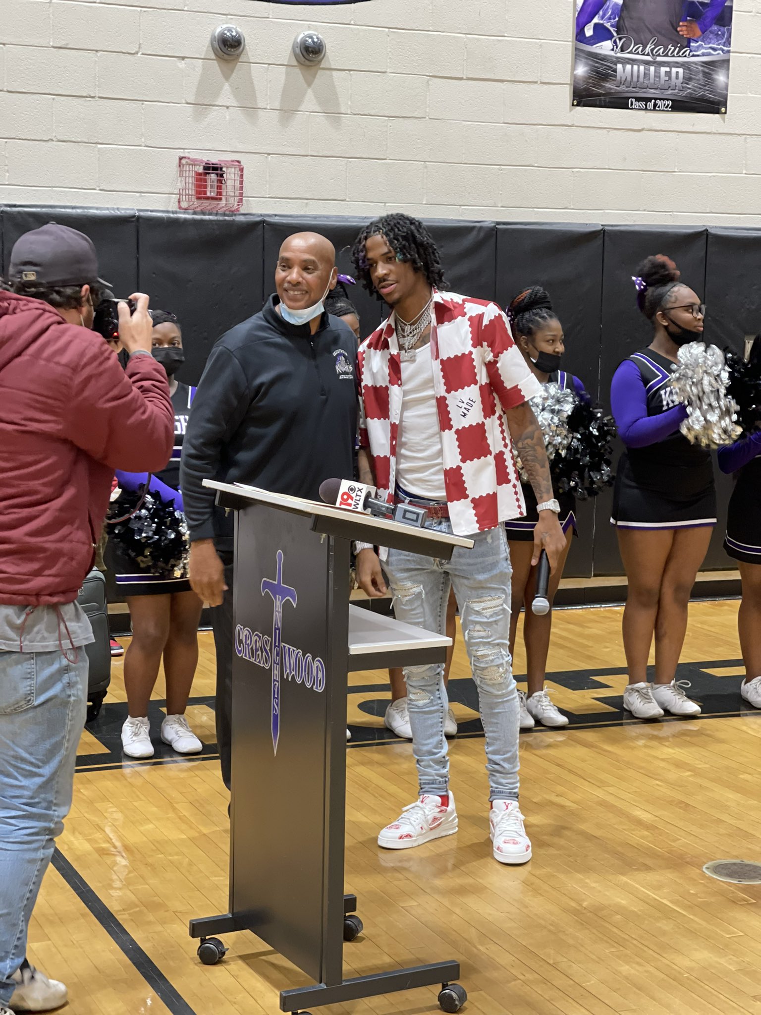 Ballislife.com บน X: CONGRATS @JAMORANT Crestwood High retired his #12  jersey He was unranked in high school 1st NCAA player to average 20 PTS, 10  AST in a season 2nd pick in