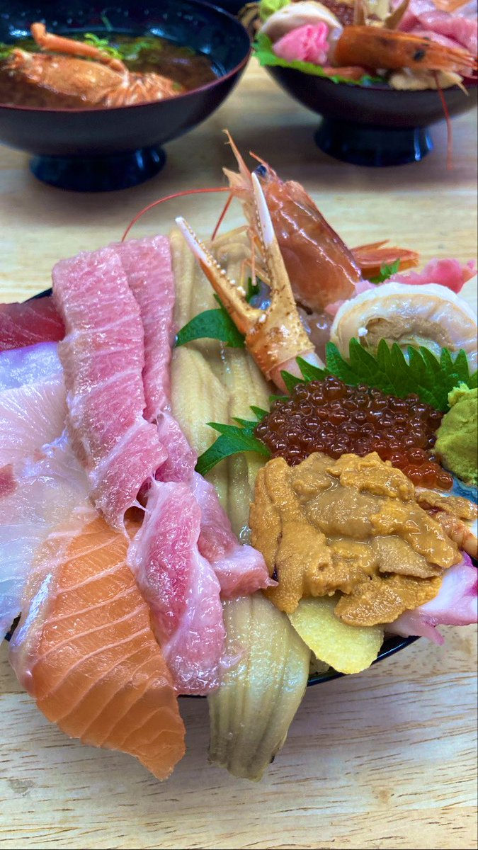 Looove__01's tweet photo. 神戸市営地下鉄海岸線「中央市場前」駅すぐ、 
「海鮮丼の駅前 はなれ」にランチを食べに来ました！ 
 
■facebook 
https://t.co/po2hMNQheJ 
■Instagram 
https://t.co/uC6zPkGldh 
 
#駅前はなれ https://t.co/FBvaMRcCDe