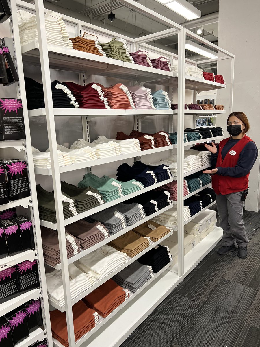 Style DBO Emelyn showing off her folding skills in RTW #visualstandards  #worksomewhereyoulove <a href="/nikki_j1981/">Nikki Jaskulka</a>