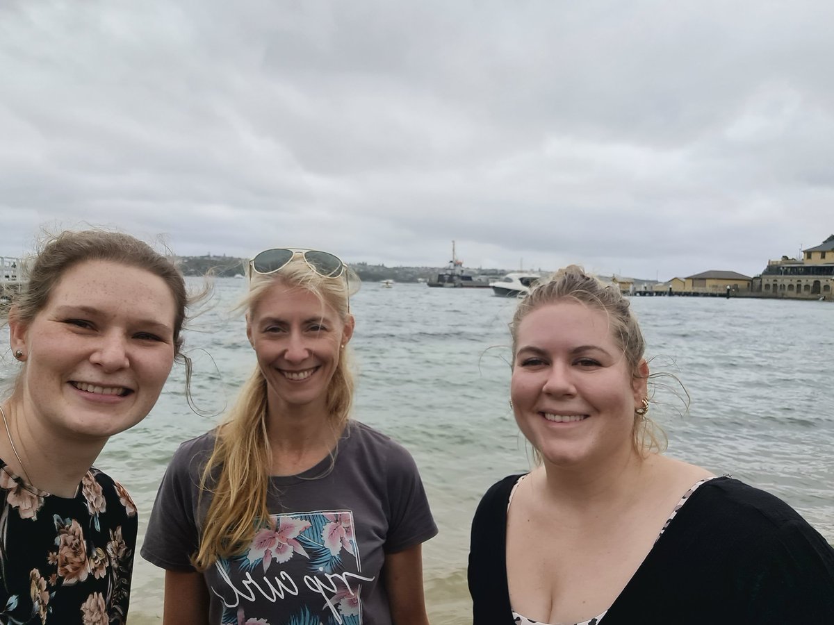 DivingChemist's tweet photo. The #ChowderBay lunch time beach clean up crew strikes again 🌊

Many small/micro-plastics (3-15 mm) today with some bigger ticket items, including a chopping board! 
And many cuttlefish remains 🥲
Had great chats about summer free/scuba diving/snorkeling plans 🤿 https://t.co/f8CwefSNUB