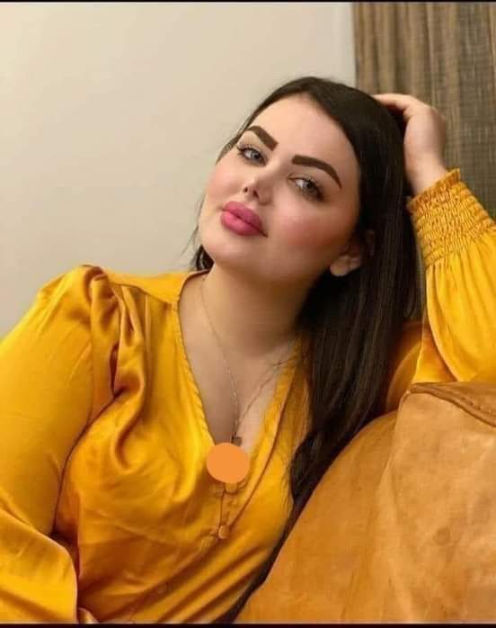 ويبقى آلآهتمـآم مـطـلب ولا يطلب من أحد
لأن رؤعه الحياة أن تكون بقرب أشخاص يدركون معنى الأهتمام أولا وثم الحب ثانياً فآلآهمـآل يأتي من شخصين الأول لديه غيرك والثاني لايريدك من البدايه فقصص الظروف هيا ليست إلا  كذبه فحب من يحبك ولكن أعشق من يهتم بيك فاحساس عظيم عندما يشعرك بالحب