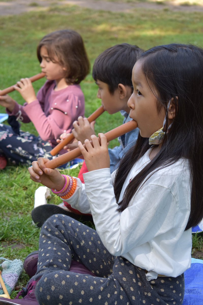 SteinerSchoolNY's tweet photo. Children learn to breathe through music, to build a healthy imagination and harmonize.
#steinermusicprogram #steinercurriculum #steinersecondgrade #steinerstudents #enlivenimagination #handsheartandmind https://t.co/PCU4kEjJVj