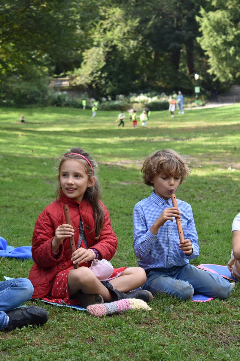 SteinerSchoolNY's tweet photo. Children learn to breathe through music, to build a healthy imagination and harmonize.
#steinermusicprogram #steinercurriculum #steinersecondgrade #steinerstudents #enlivenimagination #handsheartandmind https://t.co/PCU4kEjJVj