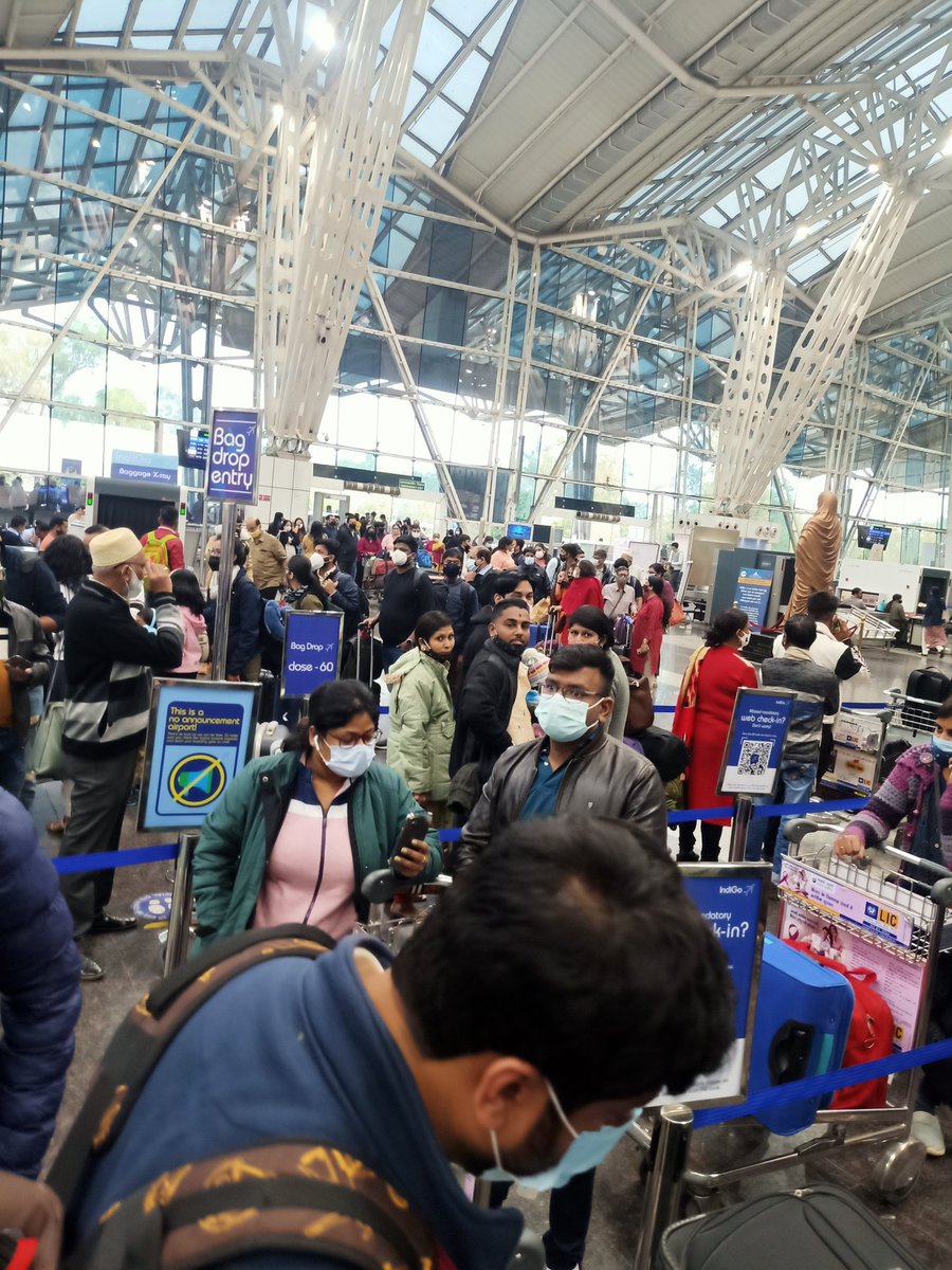 arushidass's tweet photo. @IndiGo6E Only one check-in counter for so many #indigo passengers at @aaiidrairport. Plus self check-in systems doesn't work. Bad service. #IndoreAirport https://t.co/8BdP6K672y