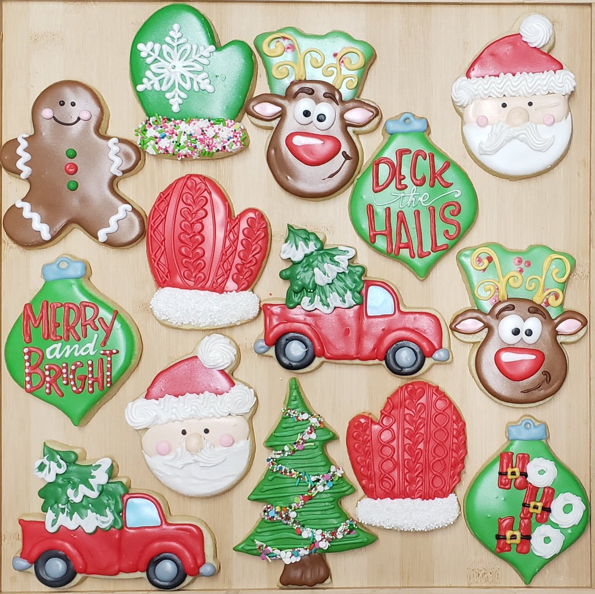 Tis the season for all the Christmas Cookies!  #ChristmasCookies #SugarCookies