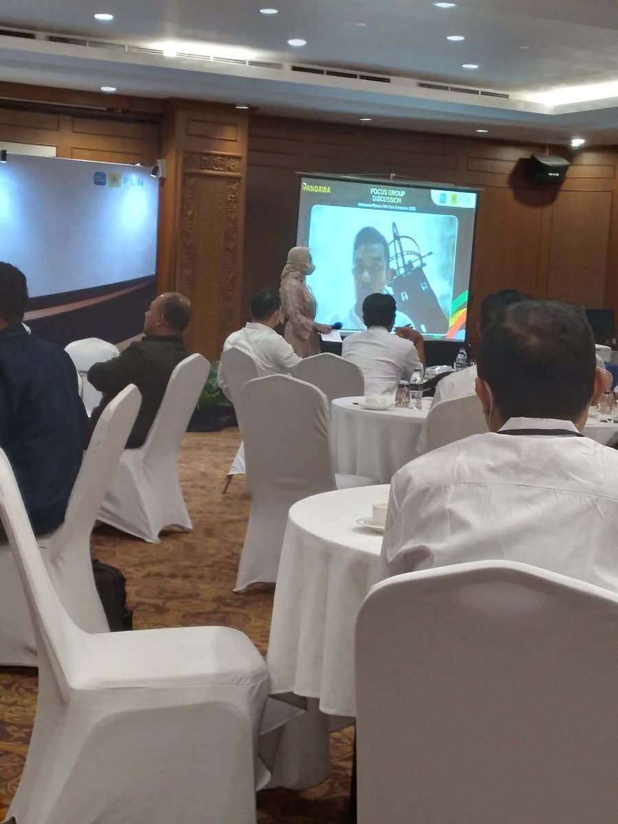 Bulma2112's tweet photo. Ketua Pandawa Nusantara ikut mengisi forum diskusi #transisienergiEBT secara virtual karena berhalangan hadir
#transisienergiEBT https://t.co/CiCA9BBMMH