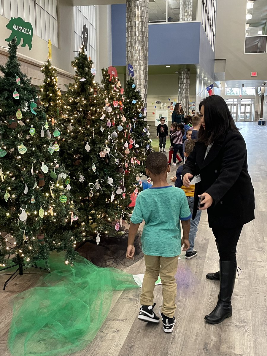 BreaynH's tweet photo. Love seeing our Grizzlies hanging their Groves ornaments!! #WeareGroves https://t.co/E4vKQmoKG8