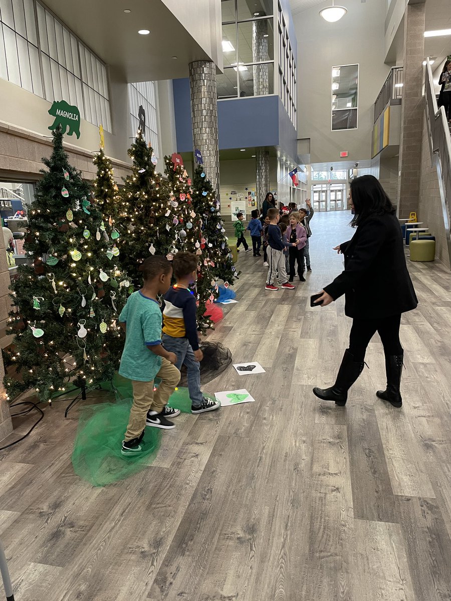 BreaynH's tweet photo. Love seeing our Grizzlies hanging their Groves ornaments!! #WeareGroves https://t.co/E4vKQmoKG8