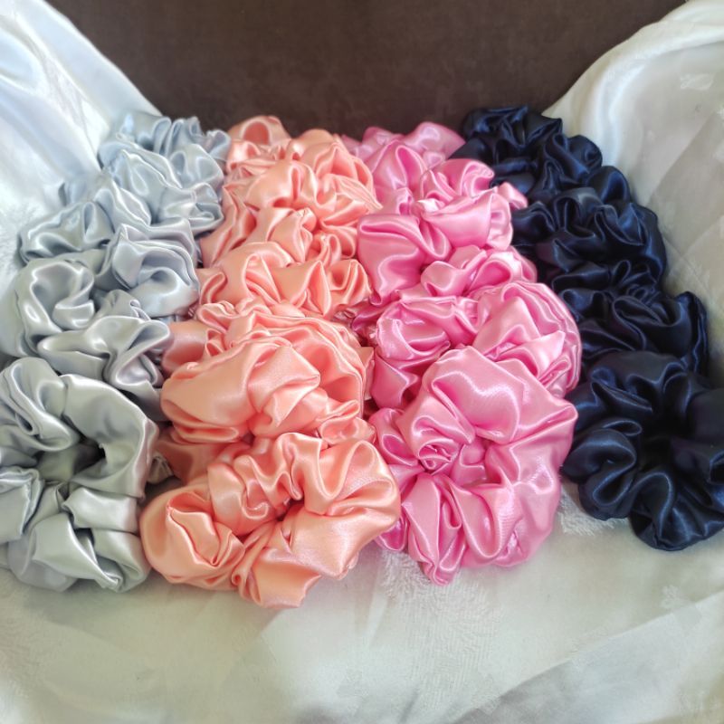 pathy0804's tweet image. I'm selling Scrunchies silk satin (Rebranding min or... for ₱. Get it on Shopee now! shopee.ph/glam_baby/1441… #ShopeePH