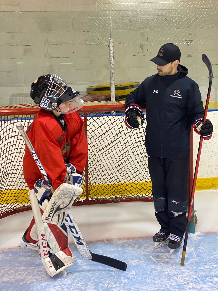 SKGoaltending's tweet photo. Kickers is back! First official session under @levelupgoaltending in the new home @theminirink with Brynns regular Tuesday night visit! #backonthegrind #LevelUp https://t.co/nREiPN7Rzr