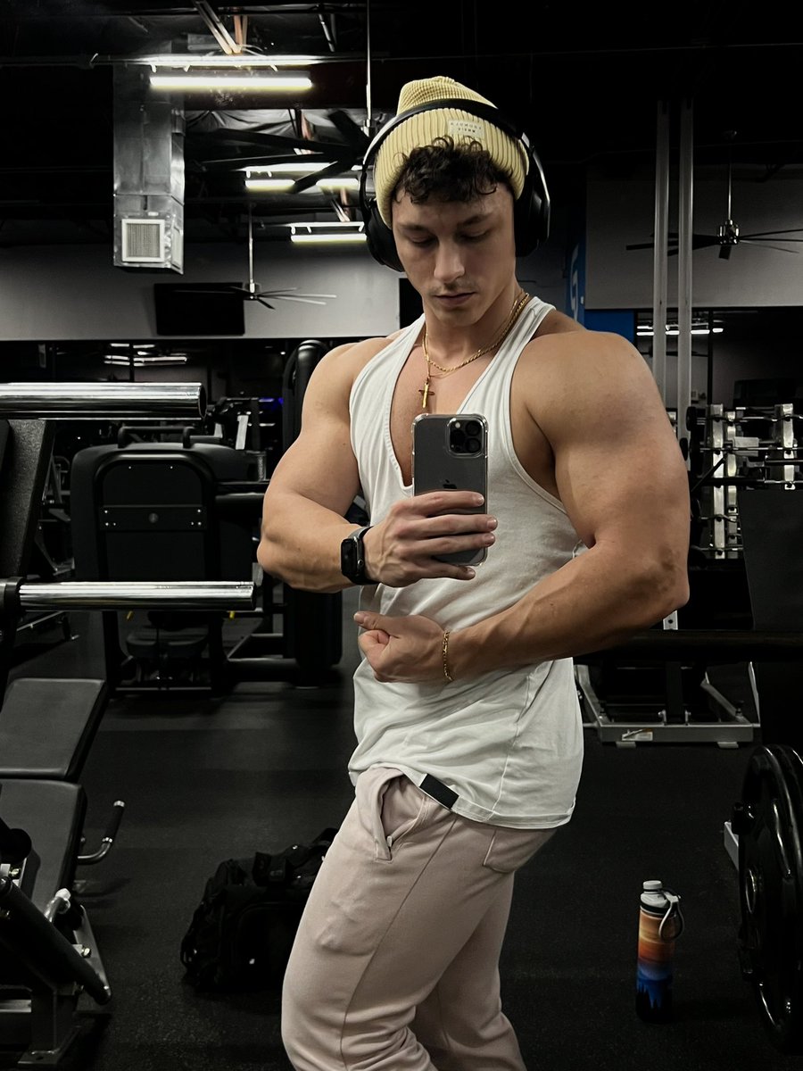 ColtonShank's tweet photo. Pretty sure I haven’t posted a pic on here in like 2 years so here’s one why not https://t.co/72S91qNOix