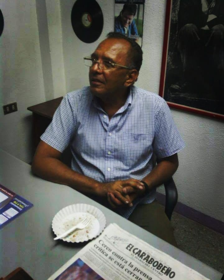 Partió a la mar del infinito mi querido Nelson Tiberio, maestro, amigo, compañero, mi mentor en los medios de comunicación y compadre. 
Mi corazón en mil pedazos resuena con su icónica voz de la radio.
Hoy comparto mi dolor y lloro por mi hermano Nelson a quien amo profundamente.