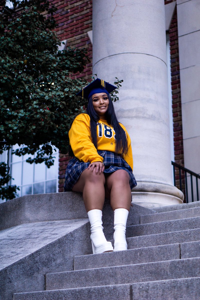 murphadope's tweet photo. 6 years, 2 degrees and a couple prayers and I’m finally up outta there ✌🏽👩‍🎓 https://t.co/Xw86Ttsr0O