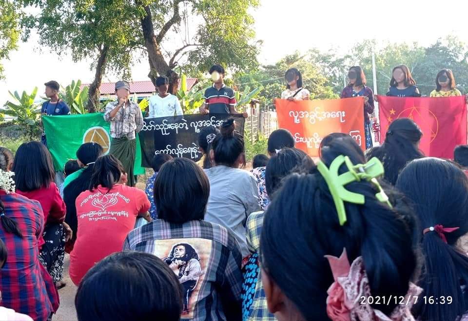 TTFR__Myanmar's tweet photo. Pro-Democracy activists from Myaing Tsp marched in town and chanted the slogans.  #Dec8Coup #EndImpunity #WhatsHappeningInMyanmar https://t.co/ix9Uuyswam