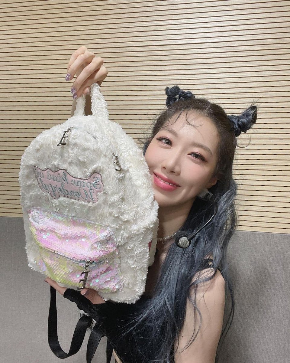 blackswan_py's tweet image. Youngheun update via instagram ˗ˋˏ🐶ˎˊ˗  
#TRAD

© Youngheun / Blackswan Paraguay 

🖇️
#BLACKSWAN #GoodBye_RANIA #LUMINA #YOUNG_HEUN #블랙스완 #루미나 #영흔