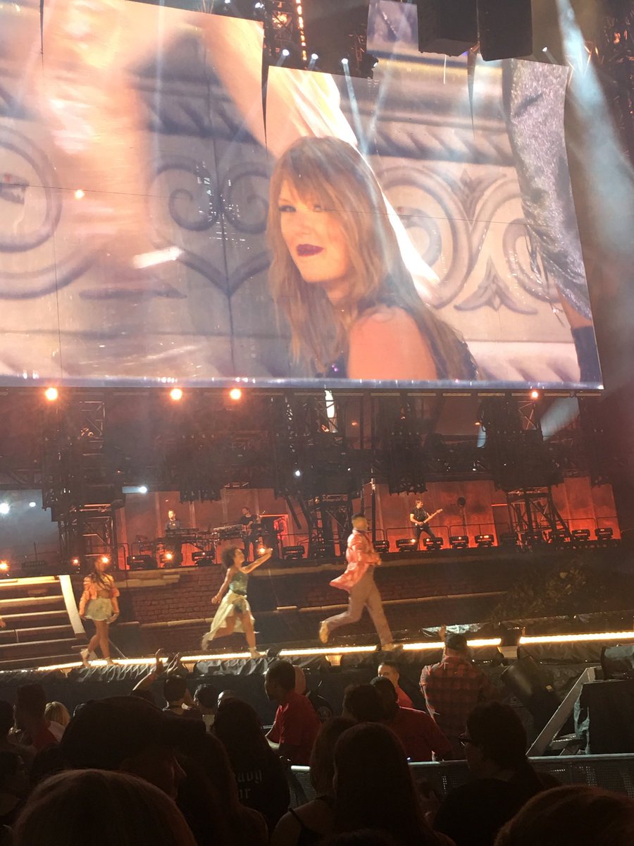 ohyikesitschels's tweet image. Forever my comfort person❤️ #StanbaseTaylorSwift