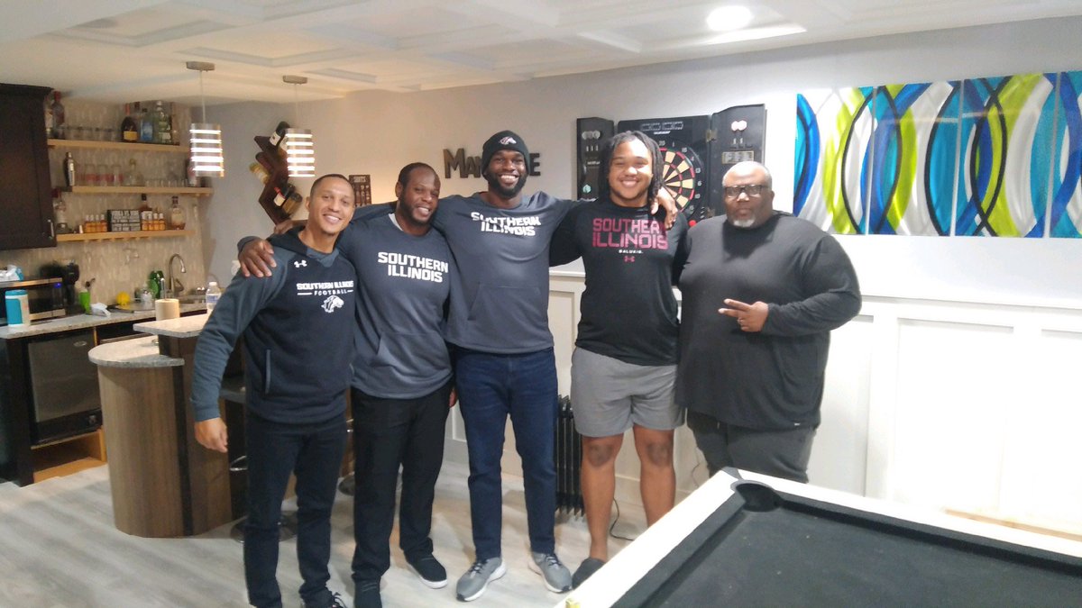 JaylenBanks03's tweet photo. Thanks for stopping by @SIU_Football  I had great time, can’t wait to get back down there on campus! https://t.co/JJtvpXKnYb