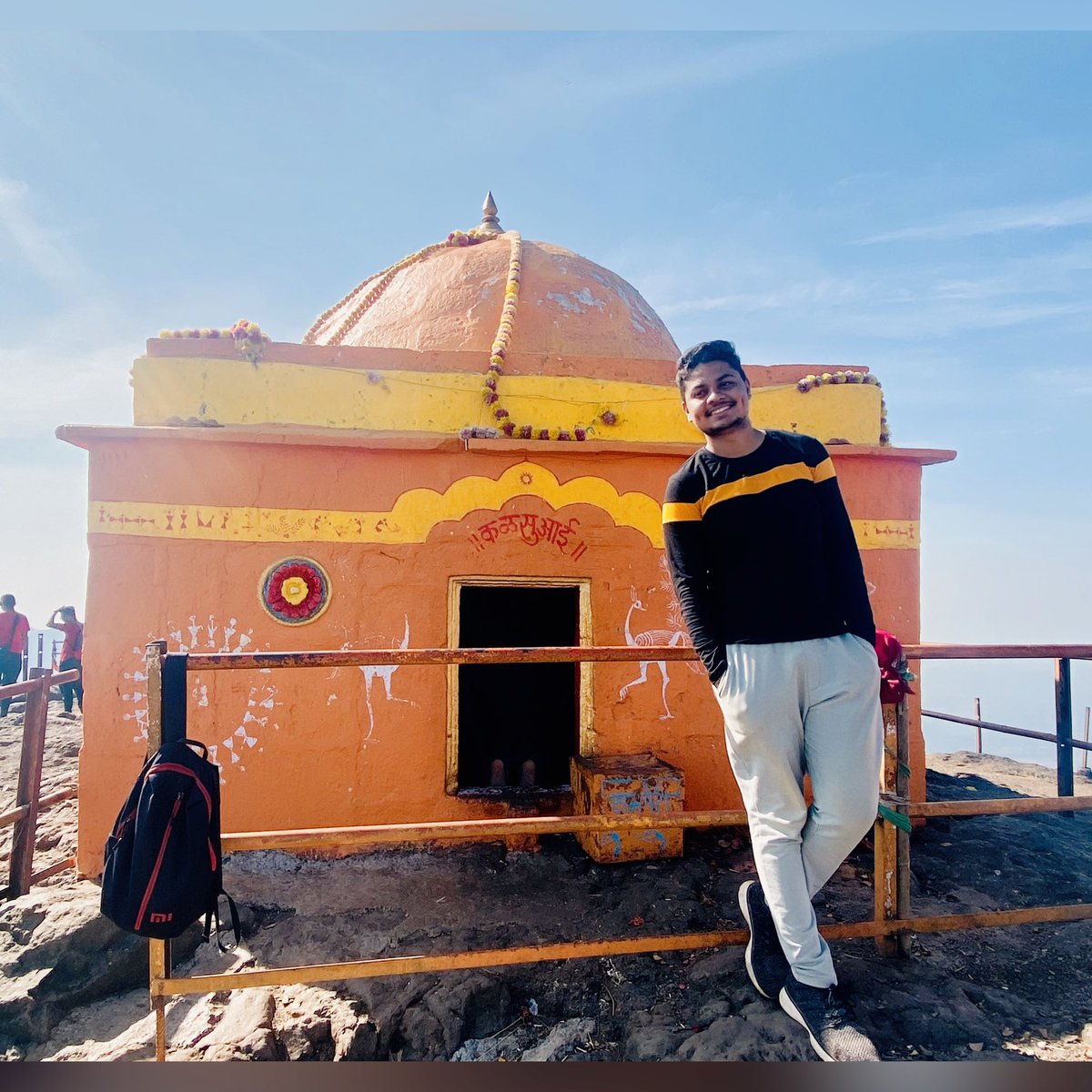 ujjuwithyou's tweet photo. Keep Calm, Travel On ⛰

📍Kalsubai - Highest peak of Maharashtra
#kalsubai #sahayadri #trekking #trekkingindia
#trekkingadventure #trekersofindia #trekersofmaharashtra
#incredibleindia #trekking 
#maharashtratravel #exploremaharashtra
#travelling #travelgoals #indiatravel https://t.co/SW9MPlZH65