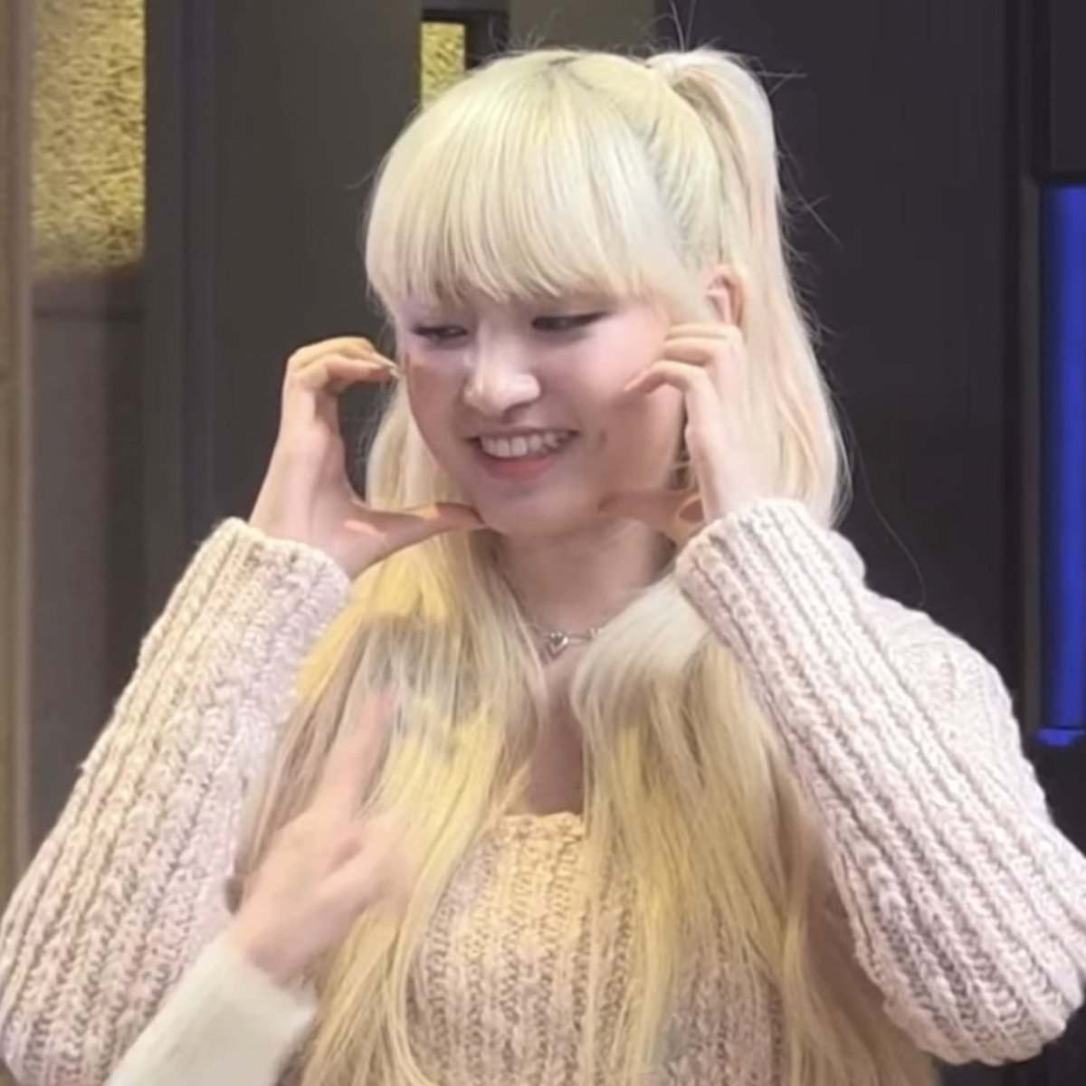 bykjiwon's tweet photo. your little hair and your smile https://t.co/tiioOU9cmW