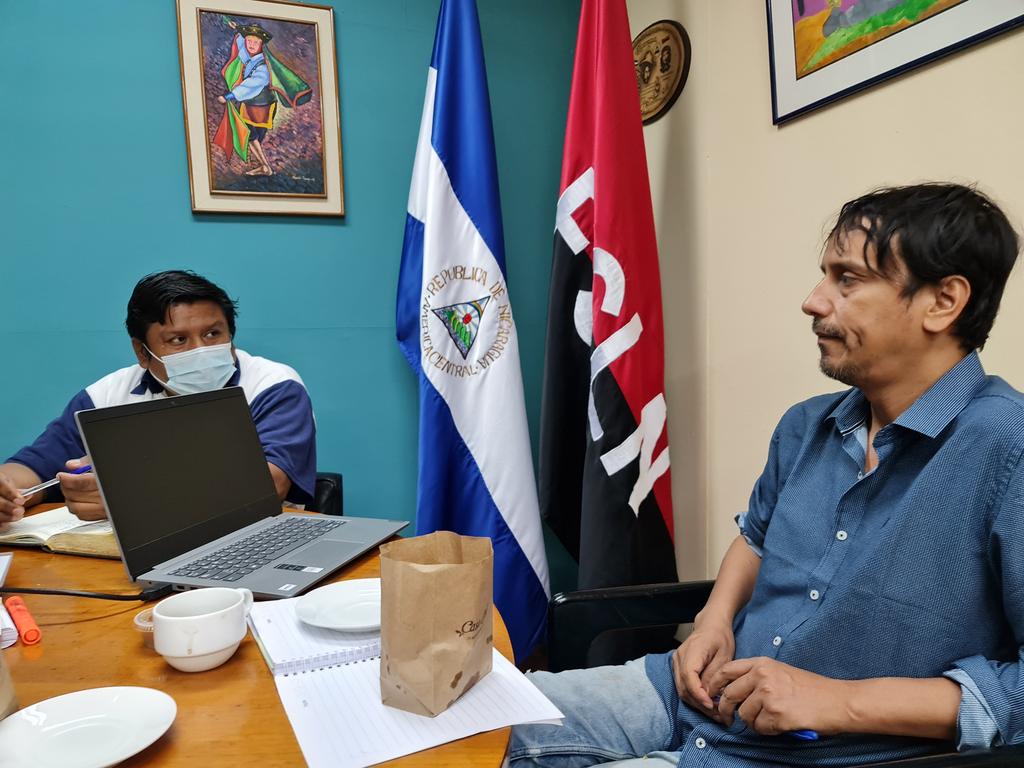 javierliberado's tweet photo. 🐸🐸📝¡En #Nicaragua el trabajo con los grupos de personas con orientación Sexual diversa se sigue fortaleciendo por eso se coordina con activistas de Chile - Cro. José Luis Días hacia mejorar en este trabajo.
@psicologodiaz @conisida @ConisidaOficial @Chile_Alerta @TeatroSidarte https://t.co/dW9j8Es5Ok