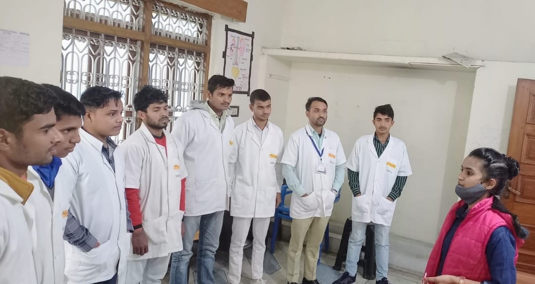 BABLEINDIA's tweet photo. Ms. Akansha (Phlebotomist Batch 1- Ph1) interacting with the present trainees at Varanasi Centre under #LalPathLabsFoundation Program, sharing her experiences and motivating them.

@KumarDhermendra
#phlebotomistintraining https://t.co/gBW3vrR0bR