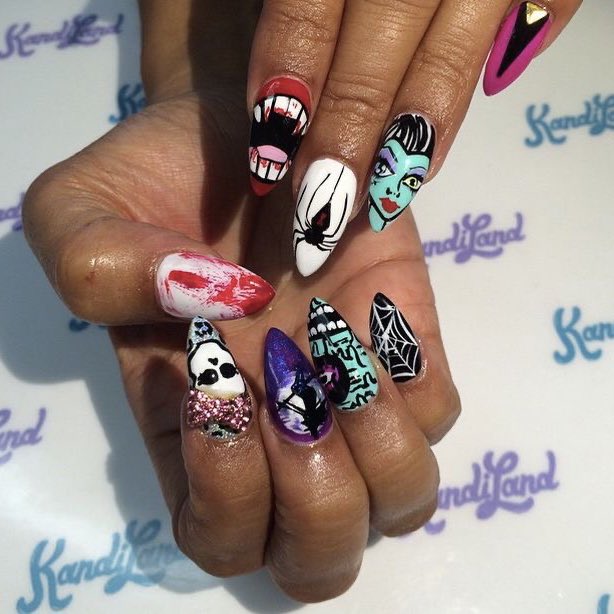 drewsiIIa's tweet photo. well now i want monster high nails https://t.co/ZKOugsMFAE