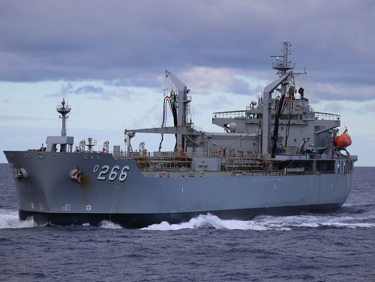 #HMASSirius completed her final Replenishment at Sea with #HMASParramatta off WA. A symbolic occasion as we transition to our new AOR capability. #AusNavy