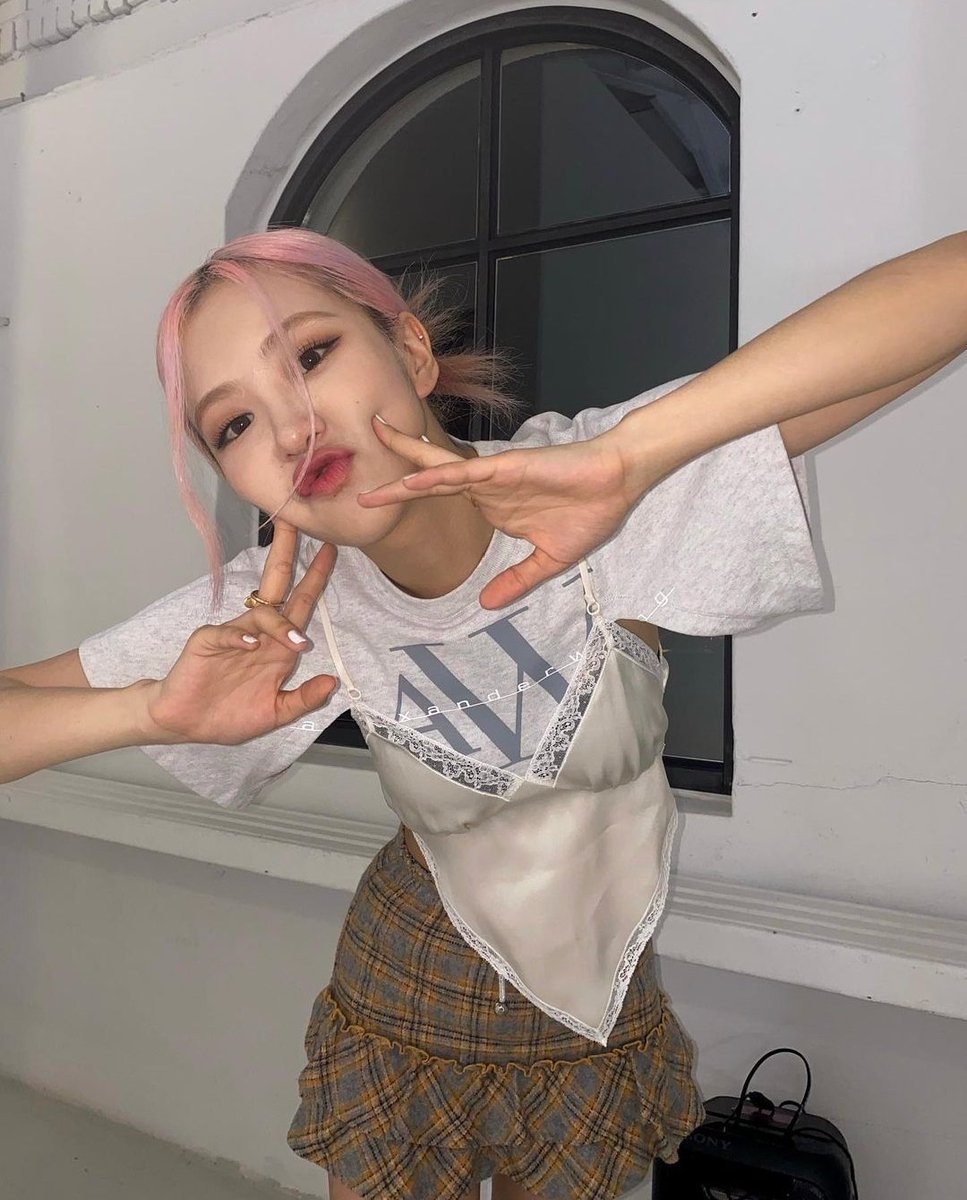 Cố lên m.n ơi, không gì là không thể, đừng từ bỏ đến phút cuối cùng.
I vote #MAMAVOTE #rosé