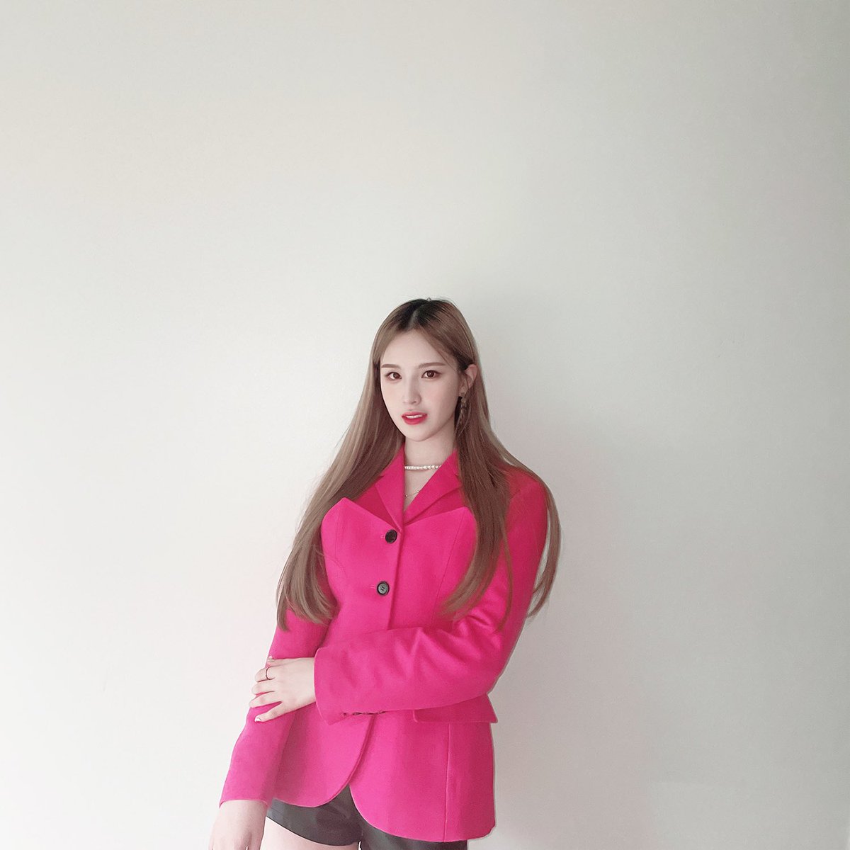 japehee's tweet photo. Pink exemplifies femininity. https://t.co/ZScLuE4ypd