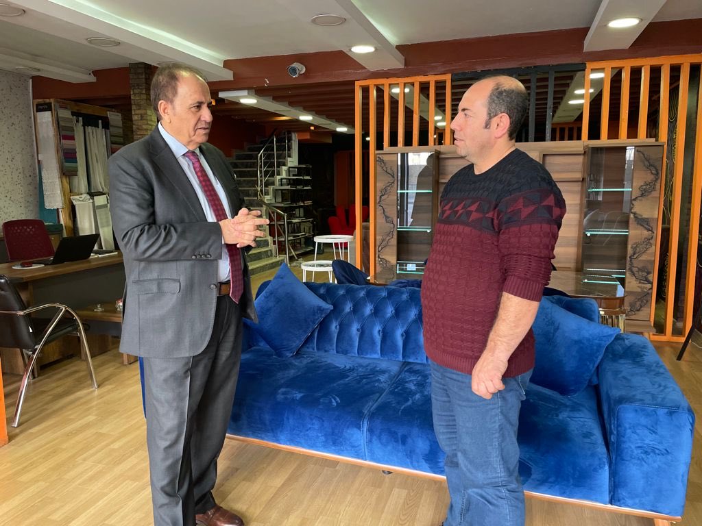 IsVatso's tweet photo. Başkanımız @zahirkandas Genç Girişimci Mehmet TÜRKMENOĞLU’nun beşyoldaki @Turkcell mağazası ve iskele caddesinde Aybella mobilya mağazasının sahibi Ahmet UĞURLU’yu ziyaret ettiler. https://t.co/MgBtdXdOgX